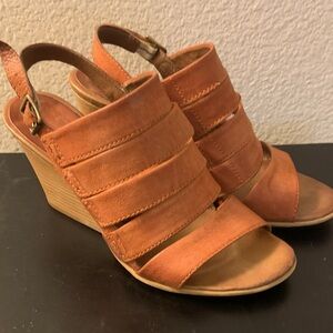 Women's Tan Wedge Sandals
